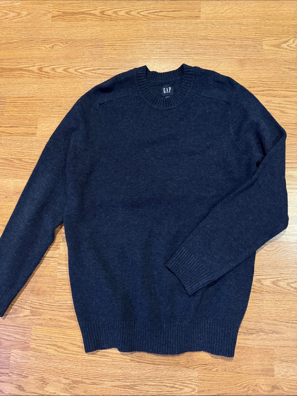 Warm GAP Men's Navy Blue Crewneck Sweater Like New - Large